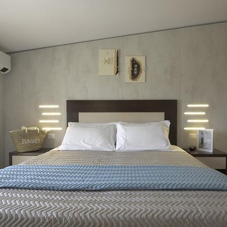 Hotel Ombretta Mare Римини Экстерьер фото