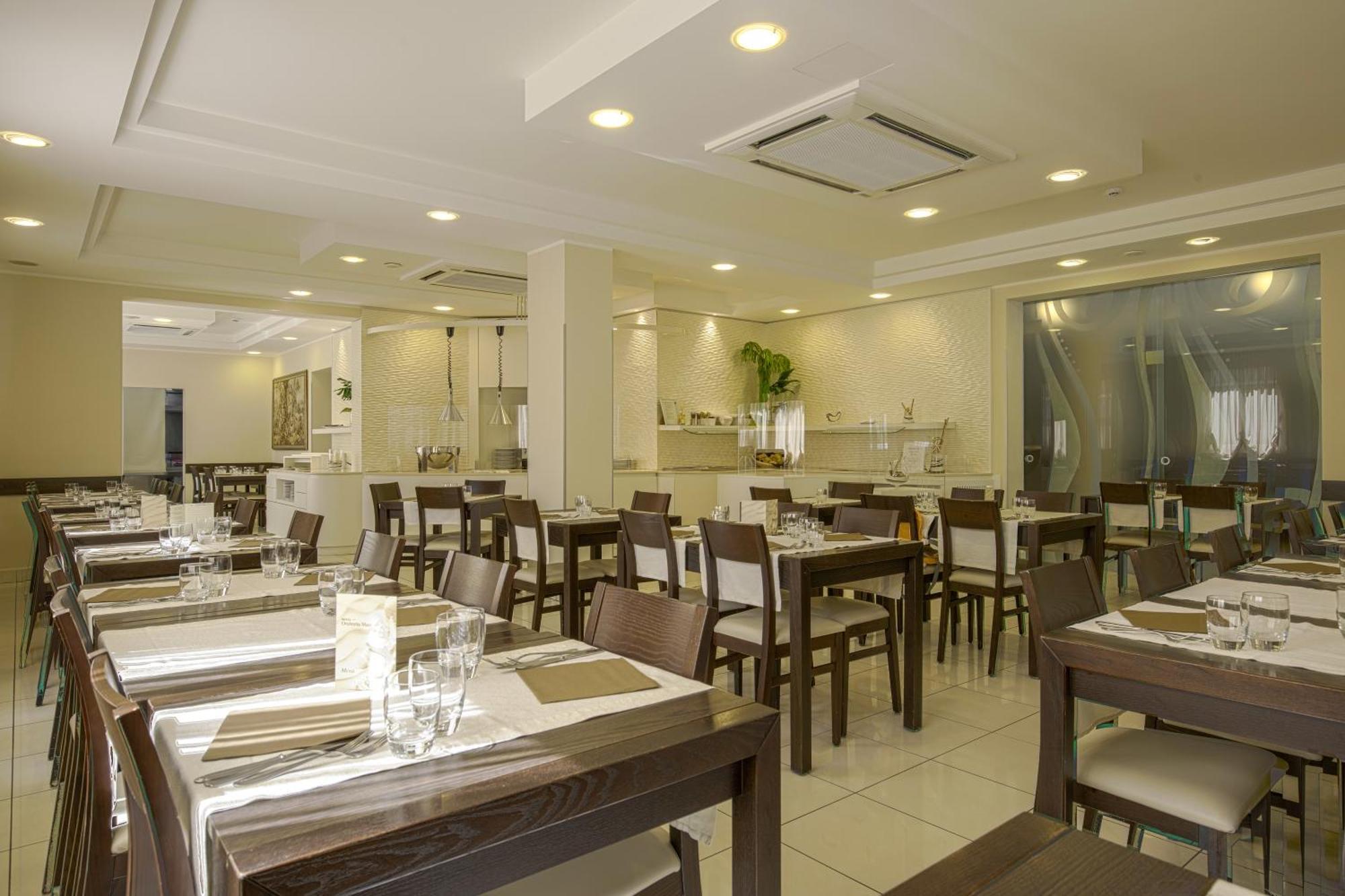Hotel Ombretta Mare Римини Экстерьер фото