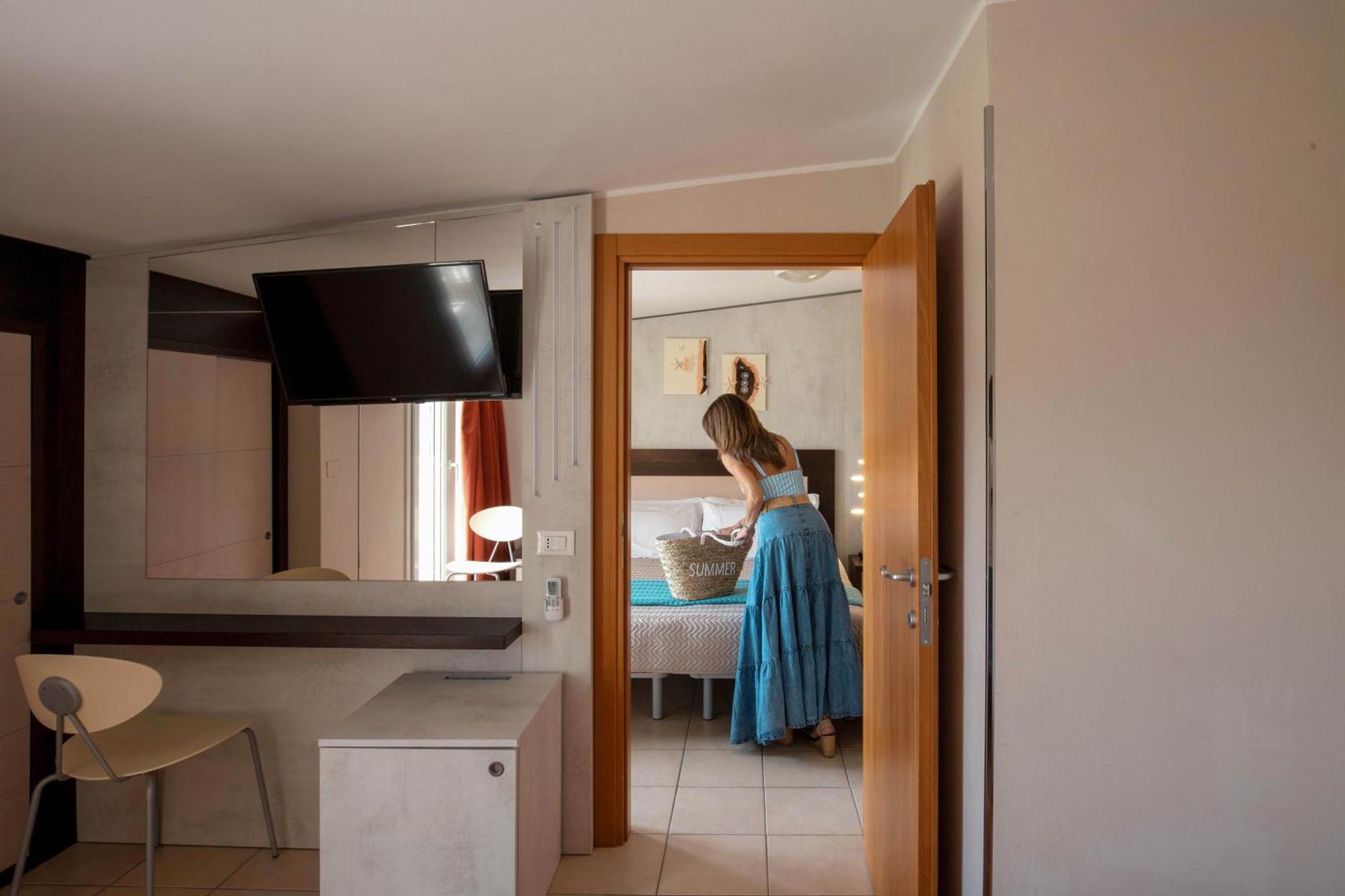 Hotel Ombretta Mare Римини Экстерьер фото