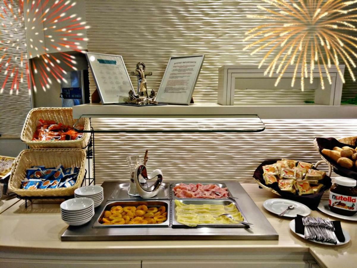 Hotel Ombretta Mare Римини Экстерьер фото